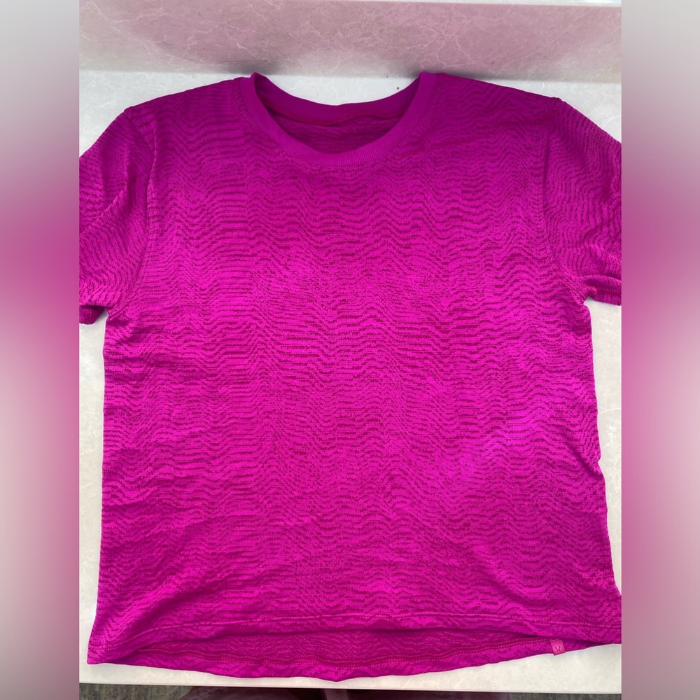 LIKE NEW Lululemon top